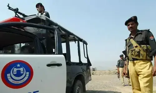 7 cops injured as police checkpost comes under attack in KP's Kohat 7 cops injured as police checkpost comes under attack in KP's Kohat