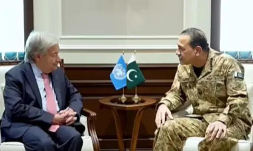 CDF Munir reaffirms Pakistan’s commitment to international peace in meeting with UN chief CDF Munir reaffirms Pakistan’s commitment to international peace in meeting with UN chief