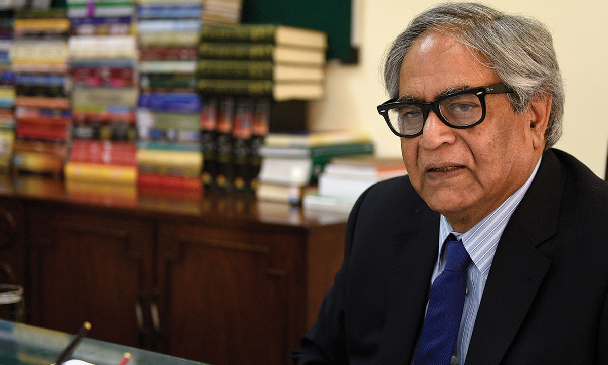 Iftikhar Arif sits in his office at the National Language Promotion Department | Tanveer Shahzad, White Star