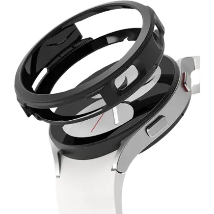 A render of the Ringke Air sports case for Galaxy Watch 4 in black color.