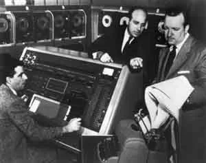 “Fitzgerald, we’re cruisin’ for a bruisin’. I’ll rewind the tape.” – “Don’t have a cow, Lawrence. We can insert a new PL/SQL cartridge any time.” Image in public domain